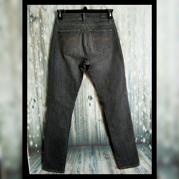 Levi's curvy cut black wash jeans 9 medium - Picture 2 of 7